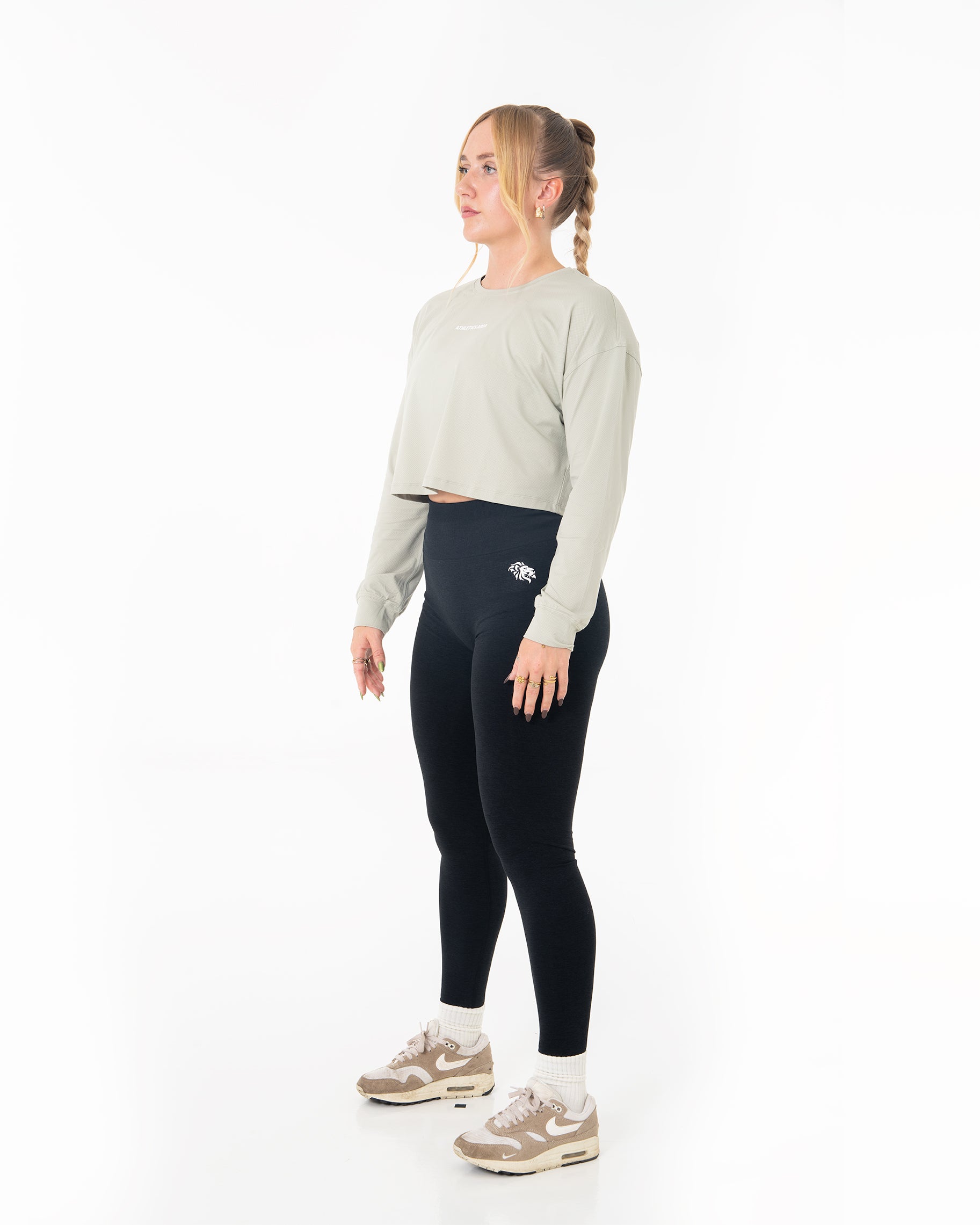 INSPIRE - Long Sleeve Crop Light T-Shirt