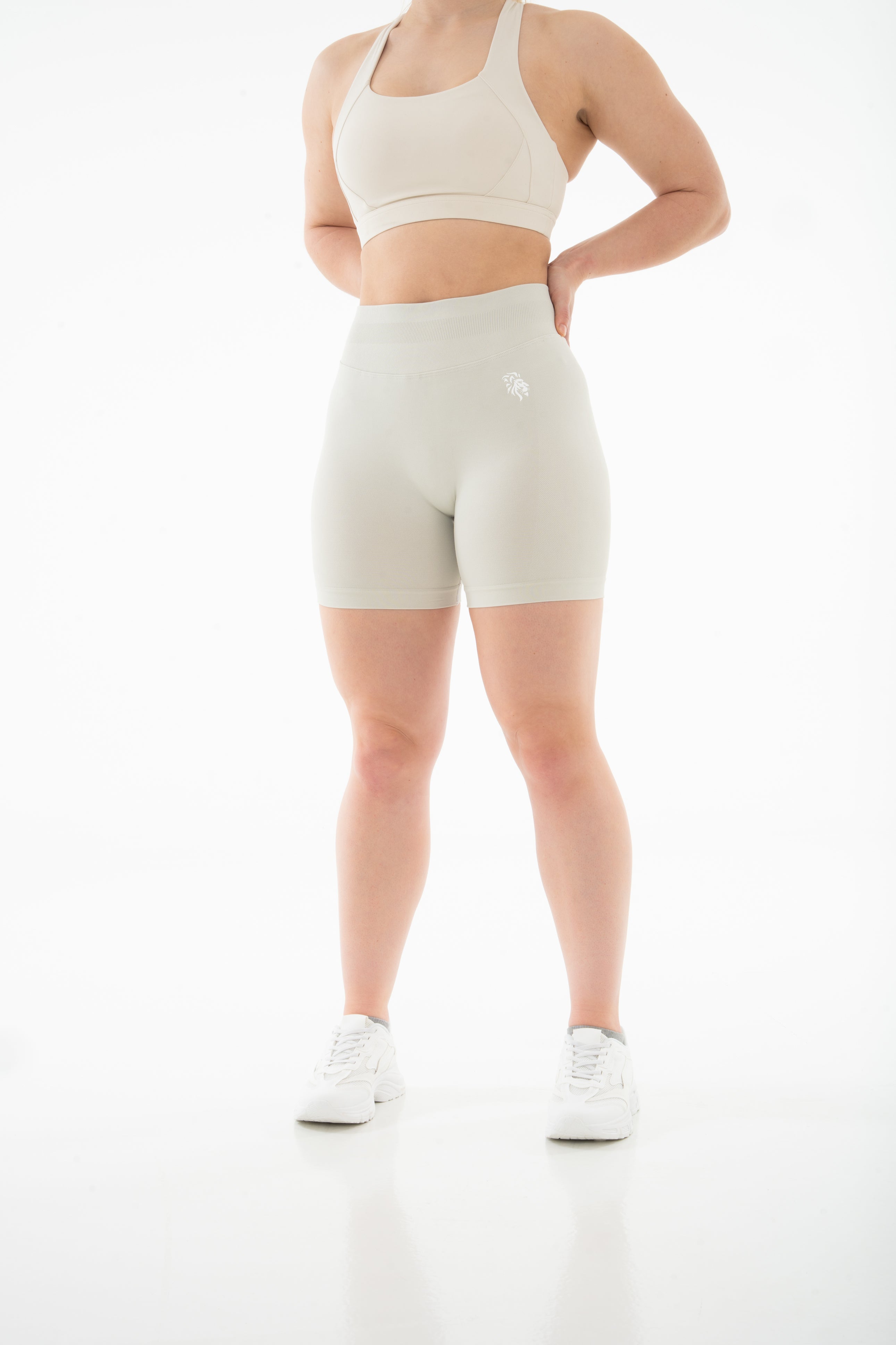 ELEVATE - Mid Waist Shorts