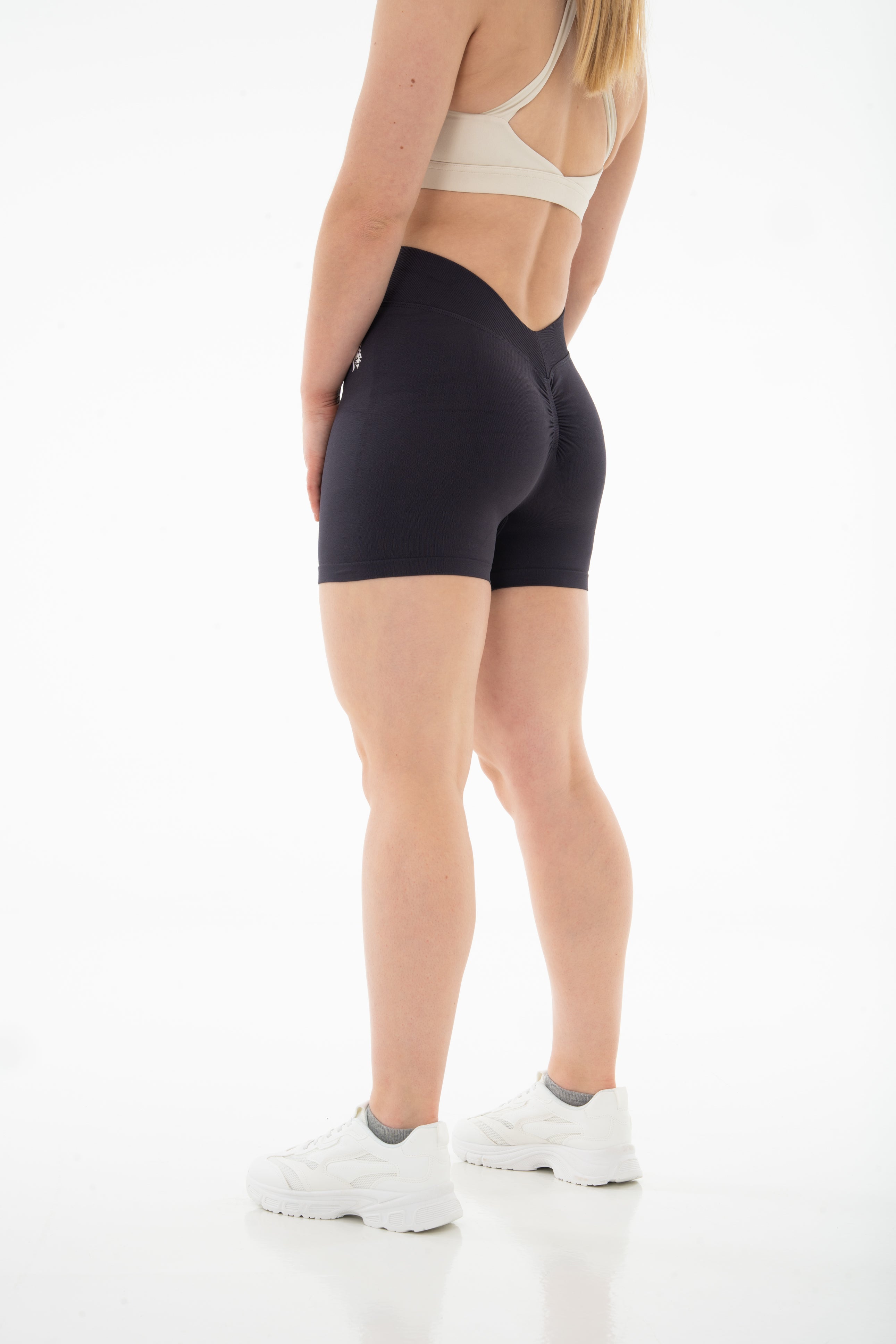 ESSENCE - V Shape Seamless Short